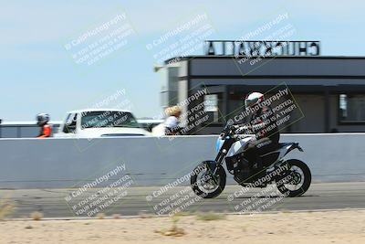 media/May-06-2024-Moto Forza (Mon) [[b33359f27d]]/2-Intermediate/Session 4 Front Straight Speed Pans/